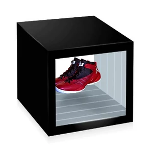 Lebegő termékbemutató vitrin